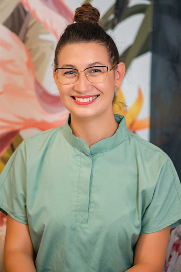 ebega Andreea @ Aesthetic Dental Cinic, Targu Mures