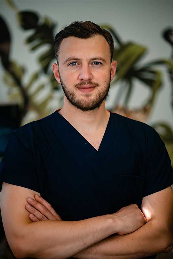 Dr Cepuc Victor @ Aesthetic Dental Cinic, Targu Mures